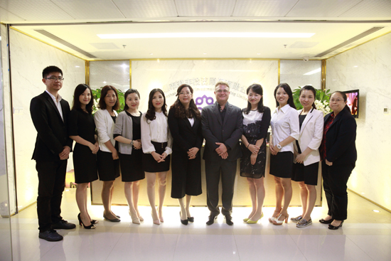 港豐集團移民事業(yè)部精英 港豐集團移民事業(yè)部精英