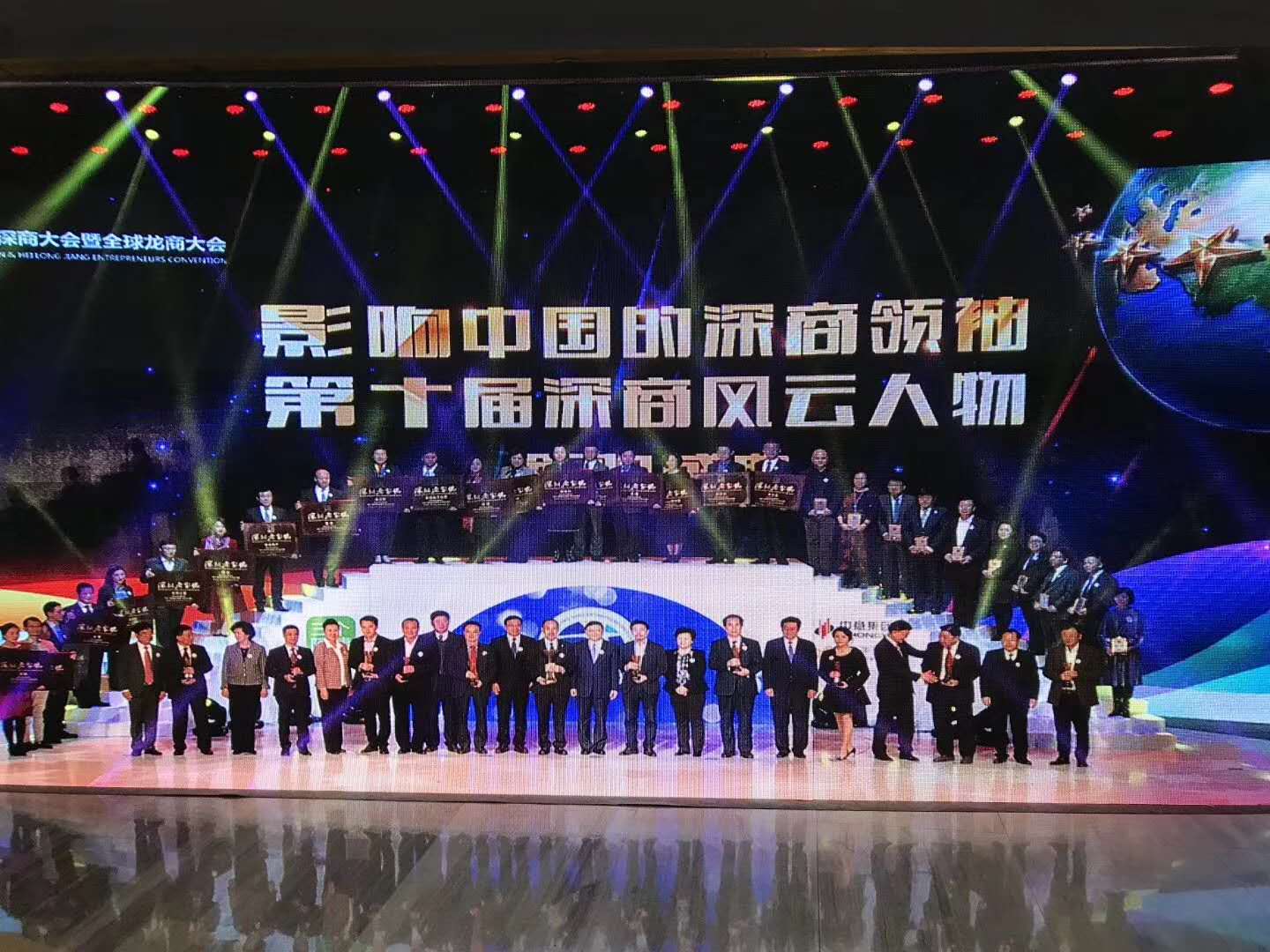 424718321.jpg 424718321.jpg